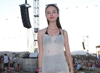 street Coachella Josiane Stratis