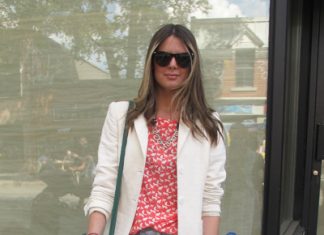 Renée, 25 ans. Assistante-acheteuse chez Addition Elle