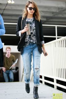 7Oct2013-Jessica-Alba