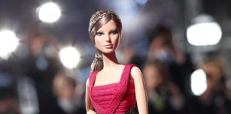 Hervé Léger by Max Azria habille Barbie!