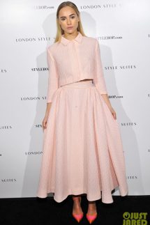 10Nov2013-Suki-Waterhouse-2