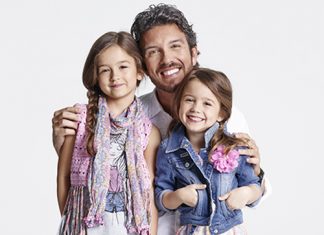 Ève et Lily inspirent leur papa Jean Airoldi pour sa nouvelle collection à l’Aubainerie!
