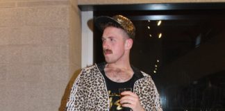 Marc, 25 ans. Serveur