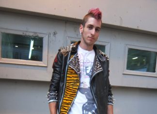 Joël, 21 ans. Charpentier-menuisier