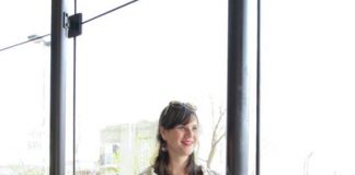 Look de métro: Anabel, designer de bijoux, photographe… et future-maman