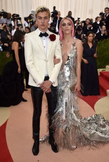 bestduo-lucky-blue-smith-pyper-america-hm