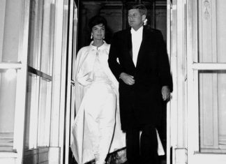 TBT: Jackie Kennedy x Inauguration ball x 1961