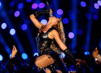 TBT: Top 13 Super Bowl halftime fashion moments