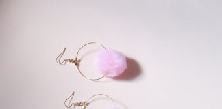 DIY : Faites vos propres boucles d’oreilles pompons!