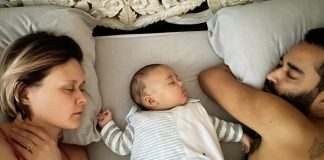 Casper ou l’art de bien dormir (même avec un bébé dans la place)!